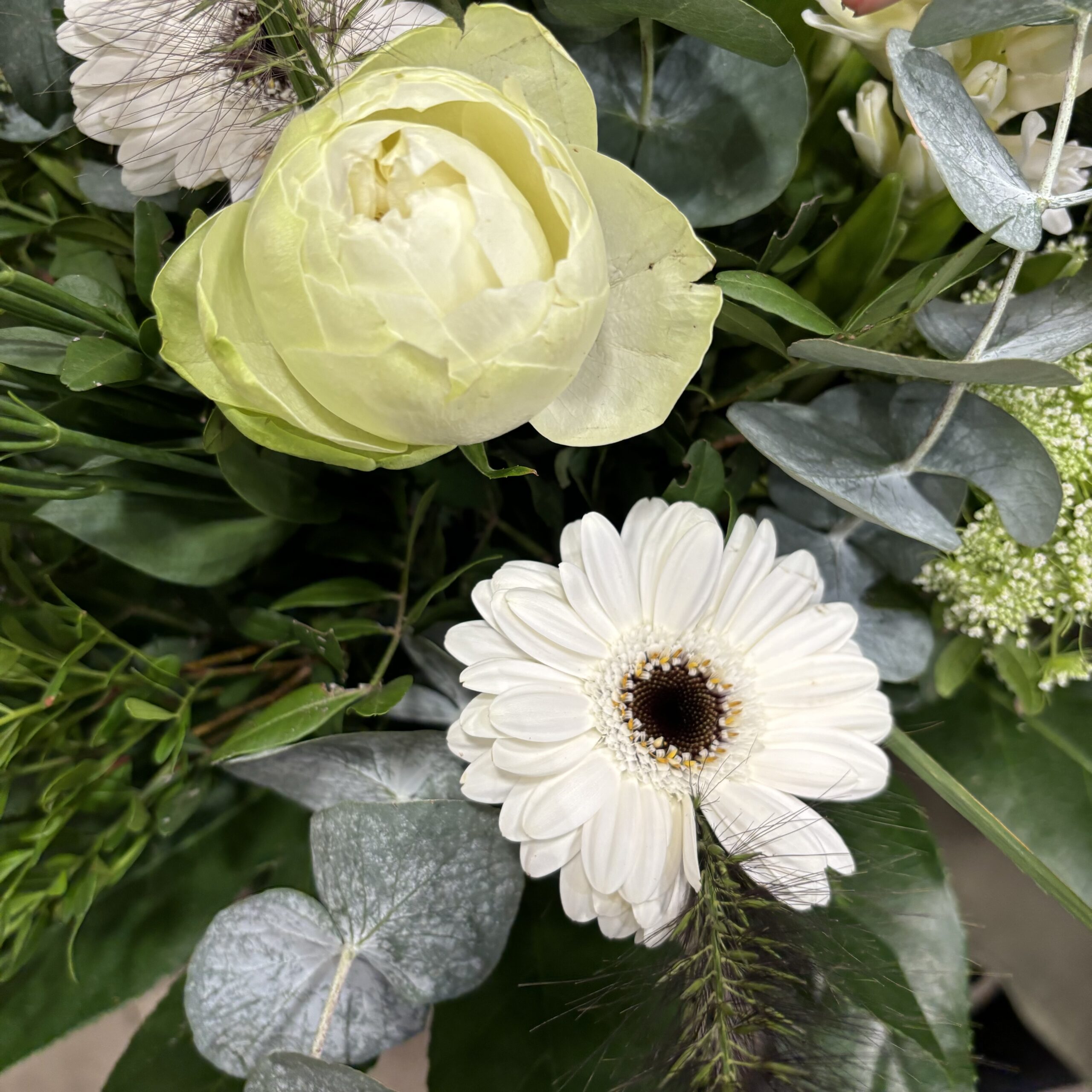 Bouquet fête des mamie blanc, Fleuriste à Lorient